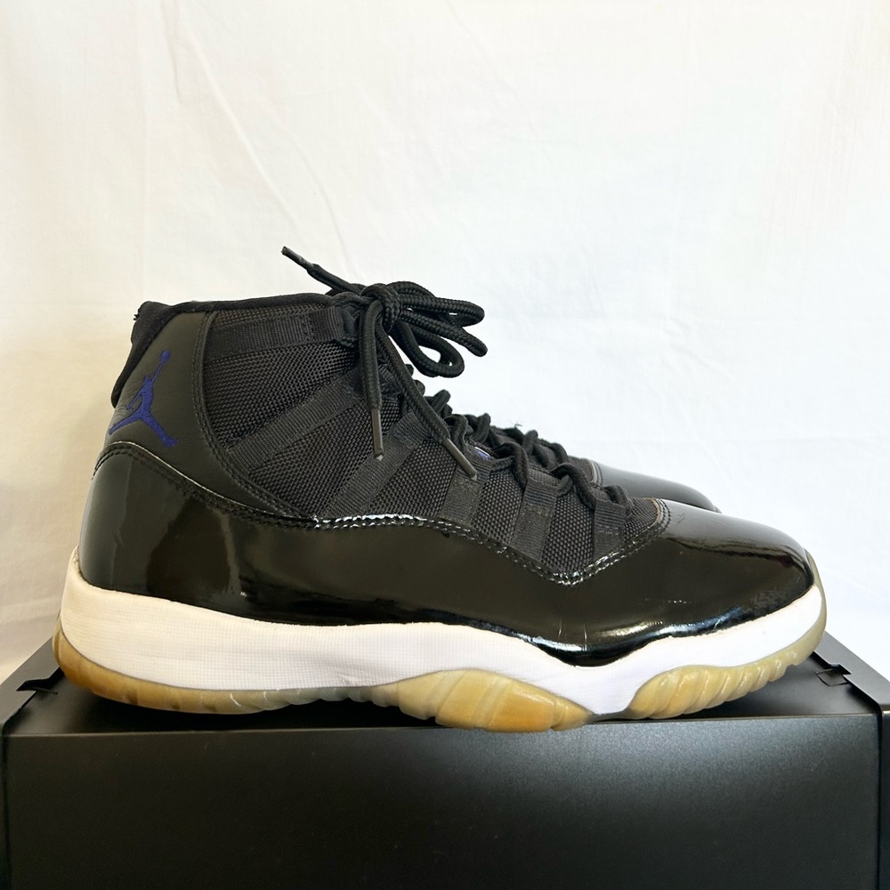 Air Jordan 11 Retro Space Jam Size 10 378037-003 2016 PRE-OWNED